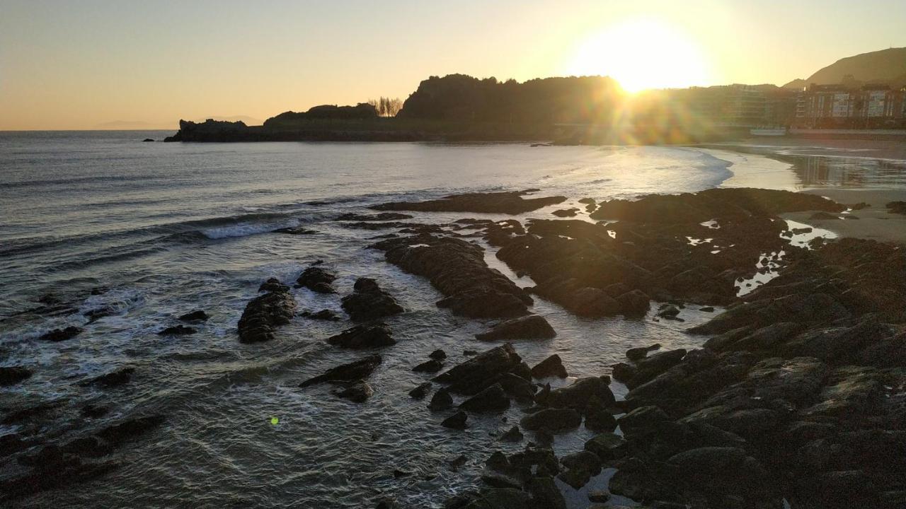 Appartement Apartamento Con Piscinas à Castro Urdiales Extérieur photo